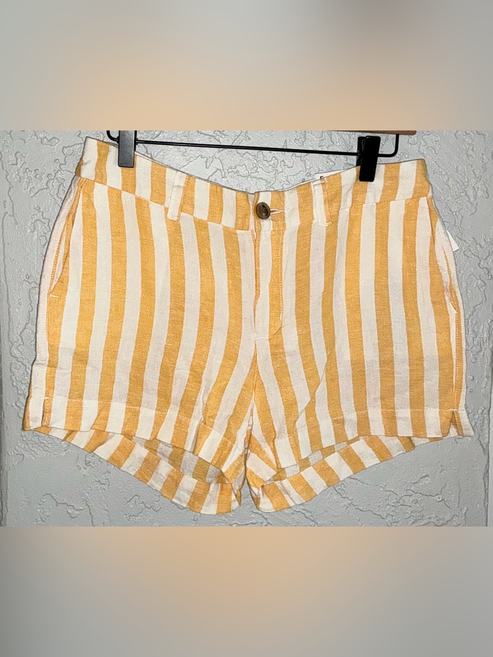 Old Navy Yellow & White Mid-Rise Everyday Shorts (NWT)